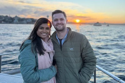 Découvrez istanbul depuis le bosphore à bord d’un yacht de luxe, admirez palais et ponts, dégustez baklava et thé turc, avec guide local et transferts inclus.