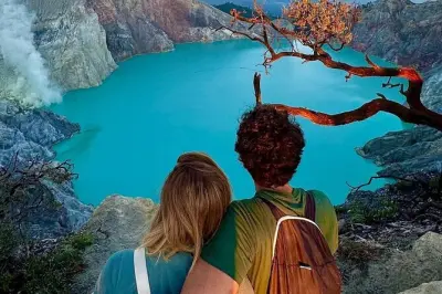 Ijen Crater Sunrise Hike: Blue Flames & Crater Lake