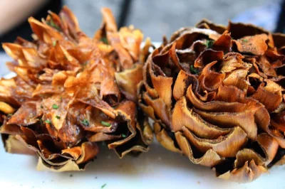 Disfruta una tarde en roma con vino local, pasea por trattorias con guía, prueba cacio e pepe junto al panteón y termina con gelato en una plaza escondida. grupos pequeños o privado.