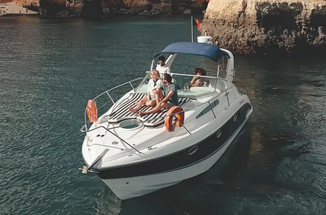 Barca privata da Lagos a Ponta da Piedade: Vela e nuoto