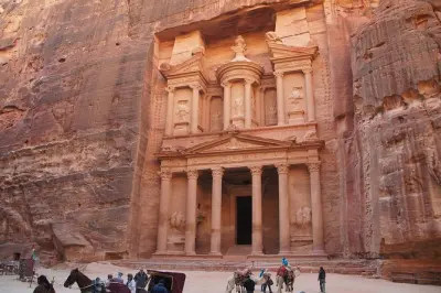 Petra depuis Sharm el Sheikh : Ruines antiques et désert de Wadi Rum