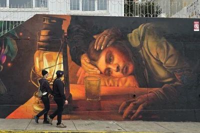 Découvrez les collines colorées de valparaíso, flânez dans ses ruelles, rencontrez les locaux et savourez un vin du vignoble de casablanca—avec transfert et funiculaire inclus.