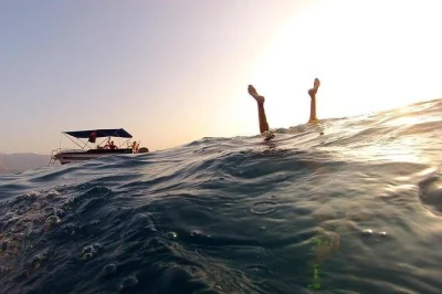 Découvrez les îles Élaphites en bateau privé depuis dubrovnik : baignade, snorkeling, grottes, avec prise en charge, boissons et horaires flexibles.