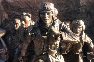 Découvrez londres pendant la seconde guerre mondiale lors d’une visite à pied de westminster aux churchill war rooms, guidée par un expert local. petit groupe, anecdotes et secrets de la ville in