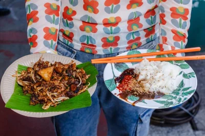 Wake up to penang’s flavors on a george town food tour with 15+ tastings, local soft drinks, and a small group. includes snacks, drinks, and expert guide.