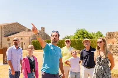 Marais Poitevin : Journée en bateau, abbaye, vélo et brasserie