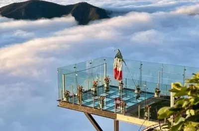 Sierra Gorda saindo de Querétaro: Cachoeira e cidade histórica