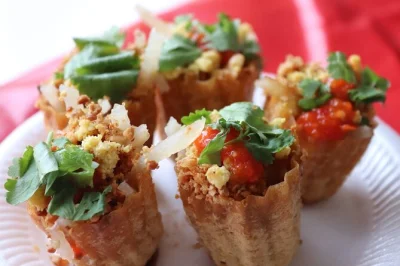 Follow your senses through singapore’s chinatown with a local guide, sampling hawker classics, hainanese chicken rice, and chendol. includes all tastings.