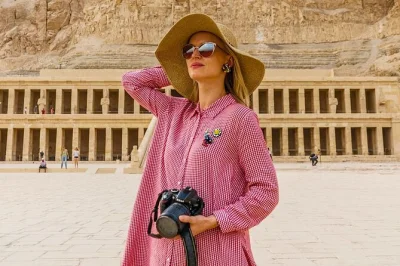 Découvrez la vallée des rois, le temple de la reine hatchepsout et les villages d’artisans lors d’une excursion privée à luxor, avec prise en charge à l’hôtel et guide expert.