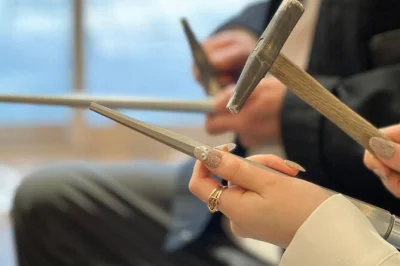 Kanazawa ring selber schmieden mit lokalen handwerkern, material und finish wählen, und dein unikat noch am selben tag mitnehmen – inklusive werkzeug und persönlicher anleitung.