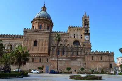 Découvrez palermo à pied avec un guide privé, dégustez des spécialités locales, recevez des conseils pratiques, et partez directement de votre hôtel ou du terminal croisière. flexible et perso