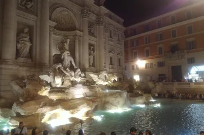 Passeio noturno em roma com gueto judaico, fonte de trevi, panteão e gelato artesanal. explore os principais pontos em uma caminhada tranquila ao pôr do sol. reserve já seu lugar.