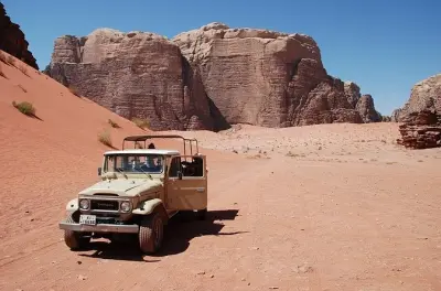 Wadi Rum Jeep Tour with Overnight Bedouin Camp