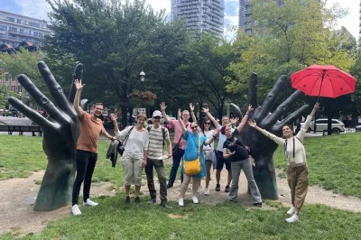 Erlebe toronto hautnah bei einer old town tour mit trinkgeld. entdecke path, city hall und entertainment district mit lokalem guide und spannenden insidergeschichten.