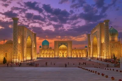 Descubra samarkand com um tour a pé pelo registan, mausoléu gur-e-emir e shah-i-zinda. guia local e horários flexíveis inclusos.