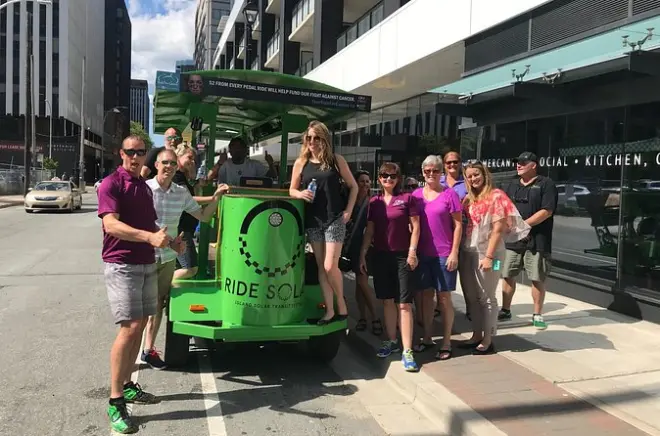 Lungomare di Halifax in bici solare con soste e visite storiche