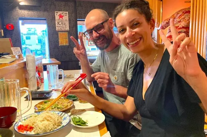 Bar-hopping a Okinawa: Izakaya locali nella città che scegli