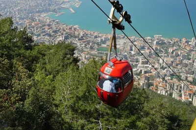 Start your lebanon adventure with hotel pickup in beirut, explore jeita grotto’s caves, ride the harissa cable car, and wander byblos’ ancient port—all in one day.
