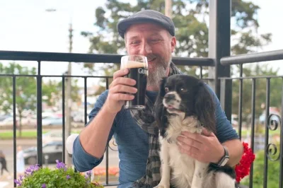Follow a local and their dog along howth’s wild cliffs, hear legends at st. mary’s abbey, and finish with a pint in a cozy dublin pub—includes guide and beverages.