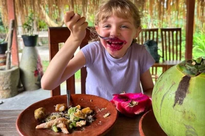 Vivi una vera esperienza in cucina a ubud con una lezione privata di cucina balinese, imparando a cucinare e condividendo un pasto. include pickup in hotel e riso coltivato in casa.