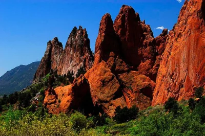 Erlebe die roten felsen im garden of the gods, schlendere durch manitou springs und erreiche den gipfel des pikes peak bei einem kleingruppen-ausflug ab denver mit guide und mittagspause.