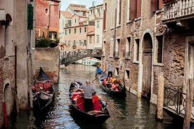 Venezia, palazzo ducale, ponte di rialto e casa di marco polo: vivi la città con una guida locale, cicchetti autentici e itinerario flessibile. esperienza privata e coinvolgente.