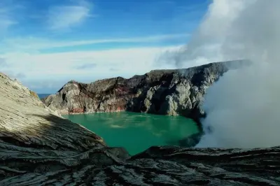 Ijen blue fire e alba da Banyuwangi: Trekking condiviso con guida