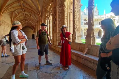 Erlebe das jerónimos kloster in lissabon ohne warteschlange, genieße das original pastel de belém und entdecke die uferpromenade mit einem lokalen guide.