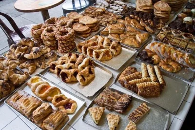 Inizia la giornata a north beach, san francisco, con espresso, pasticcerie a conduzione familiare e pizza locale. include degustazioni, guida esperta e prenotazione facile.