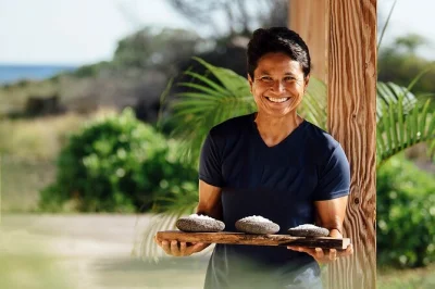 Feel the ocean breeze in kona as you tour a working hawaiian salt farm, taste pure paʻakai, and try a deep ocean water foot soak. includes local guide and tasting.