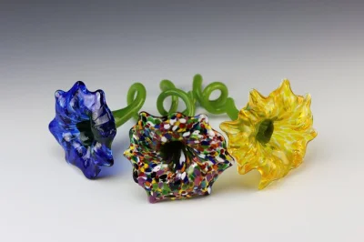 Sedona, oficina de vidro soprado: crie sua flor de vidro com artistas locais. todos os materiais inclusos e opções de retirada ou envio do seu trabalho.