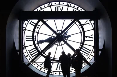 Découvrez le musée d’orsay à paris avec un guide privé, évitez la file d’attente et admirez les chefs-d’œuvre impressionnistes de près. entrée réservée et frais inclus.