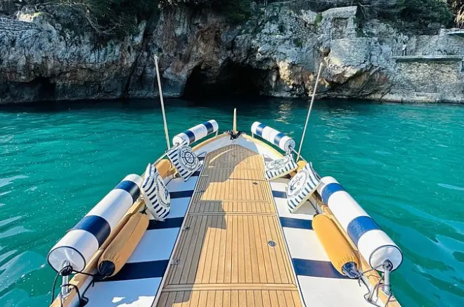Cinque Terre boat tour from Monterosso: Snorkel & wine