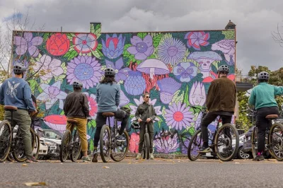 Feel montreal’s creative neighborhoods by bike or e-bike, taste fresh bagels, explore jean-talon market, and ride with a local guide. includes bike & helmet.
