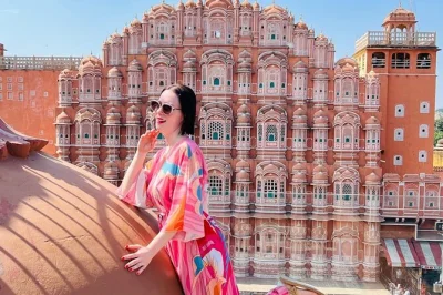 Feel jaipur’s royal pulse on a private city tour—amber fort, stepwells, palaces, and street life. includes local guide, entry fees, hotel pickup, and flexible stops.