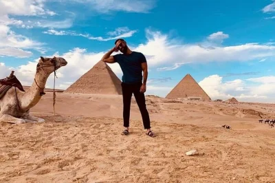 Scopri l’antico egitto a giza, sakkara e memphis con un tour privato da il cairo. include trasferimento, giro in cammello vicino alle piramidi e pranzo con sapori locali.