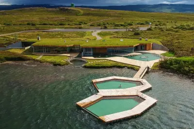 Vök Baths Eintritt: Geothermische Schwimmbecken auf dem Urriðavatn