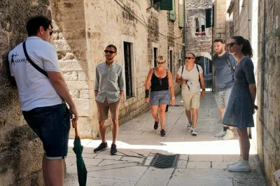 Découvrez split et son palais de dioclétien avec un guide local, explorez les places anciennes, écoutez des anecdotes authentiques et recevez des conseils pour vos balades. visite à pied experte i