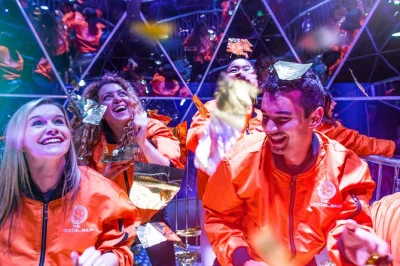Vive la experiencia crystal maze live en londres o manchester, corre por zonas temáticas con un guía único y supera desafíos reales. entrada incluida.