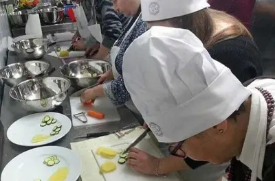 Taormina : Déjeuner sicilien 4 plats et visite du marché local