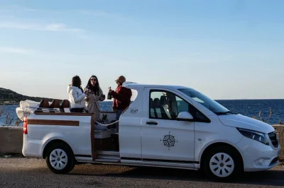 Découvrez palermo en cruisercar décapotable, flânez sur ses places historiques, savourez un prosecco, montez au mont pellegrino avec un guide local—prise en charge incluse.