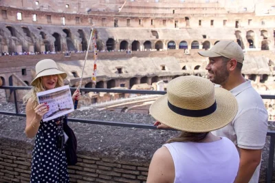 Rom erleben: auf den arena-boden des kolosseums treten, den palatin und das forum romanum mit kleinem guide entdecken – schneller einlass und kopfhörer inklusive.