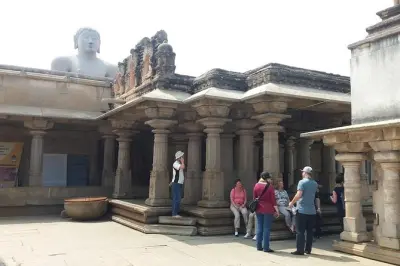 Shravanabelagola tour: 600-step climb to Bahubali