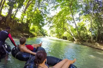 White River Tubing in Ocho Rios: Entspannte Flussfahrt mit Kurven