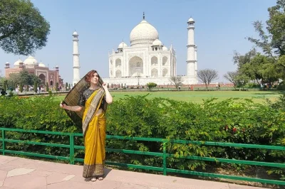 Frühstart ab delhi zum privaten tagesausflug zum taj mahal, agra fort und mehtab bagh. inklusive hotelabholung, tickets und mittagessen im 5-sterne-hotel.