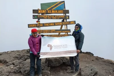 Grimpez le kilimanjaro par la route machame en 7 jours. trek guidé, repas, campement et ascension du sommet inclus. découvrez la célèbre route whiskey et ses paysages à couper le souffle.