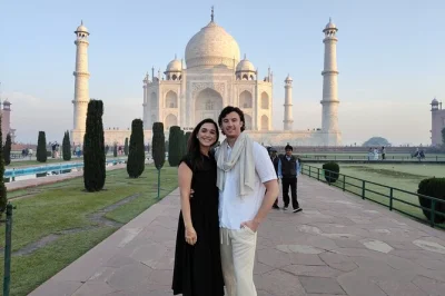 Entdecke agra mit taj mahal, agra fort und baby taj bei einem privaten tagesausflug ab delhi. flexible abholung, 5-sterne-mittagessen und erfahrener guide inklusive.