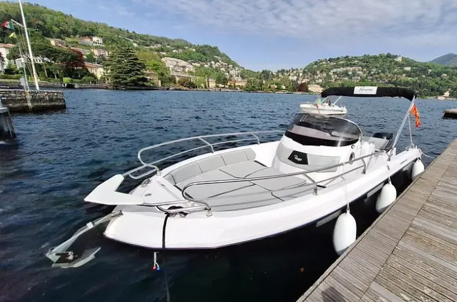 Tour in barca sul lago di Como: Da 1 a 8 ore con vista sulle ville