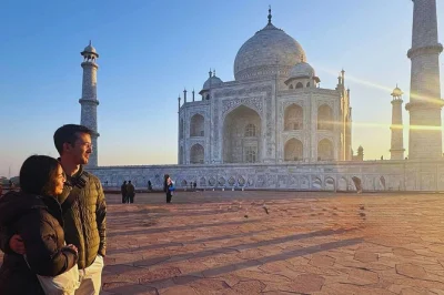 Erlebe den sonnenaufgang am taj mahal, entdecke das agra fort & das grab von i'timad-ud-daulah und genieße ein exklusives 5-sterne frühstück – inklusive privatem transfer ab delhi.