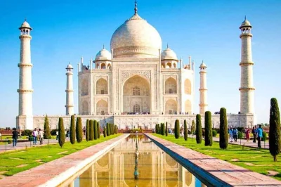 Sinta o mármore do taj mahal, explore os corredores do forte de agra e faça um passeio de riquixá, com guia local e traslado do hotel em delhi.